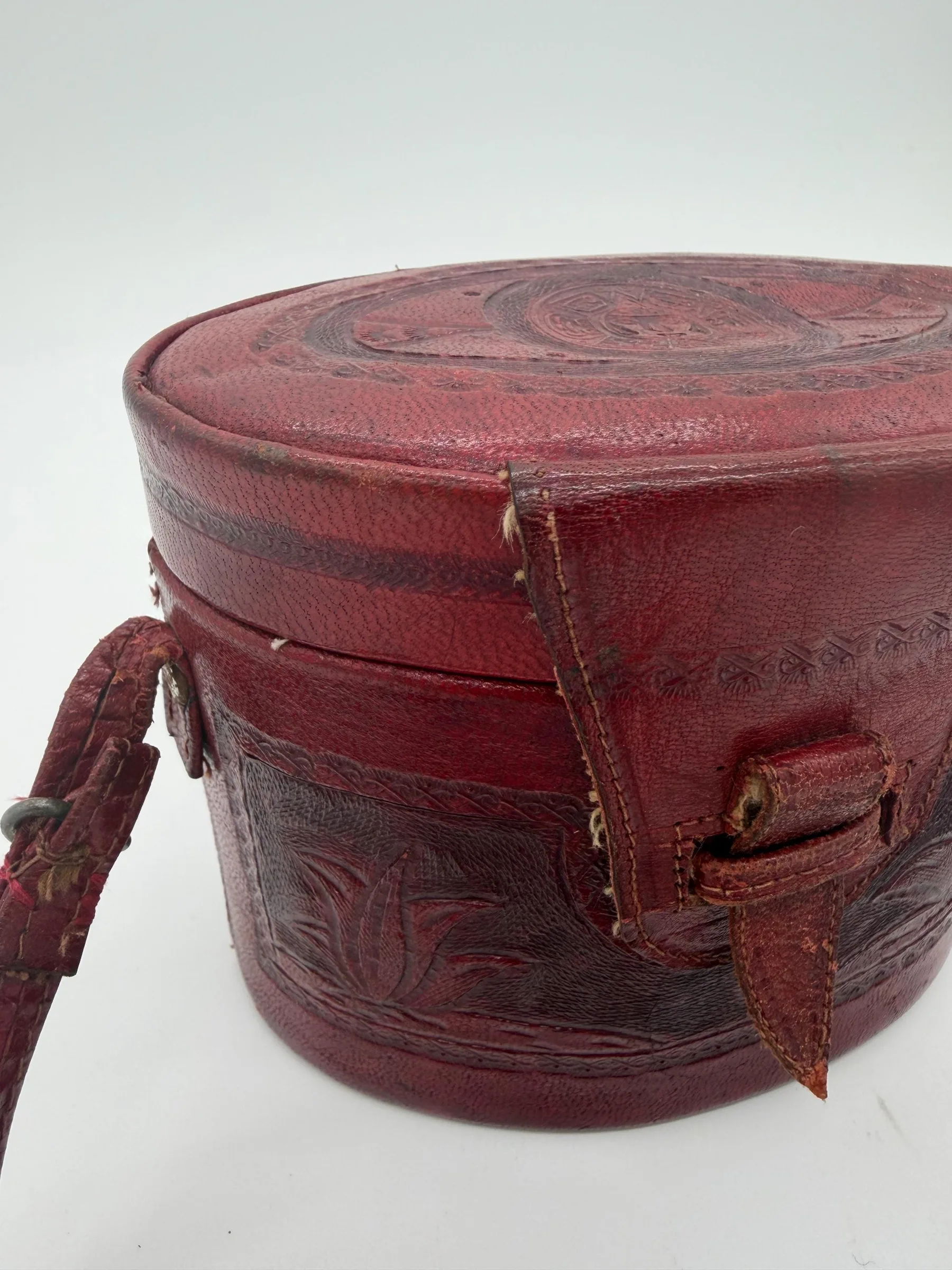 Vintage 1940s–1950s Mexican Tooled Leather Souvenir Purse