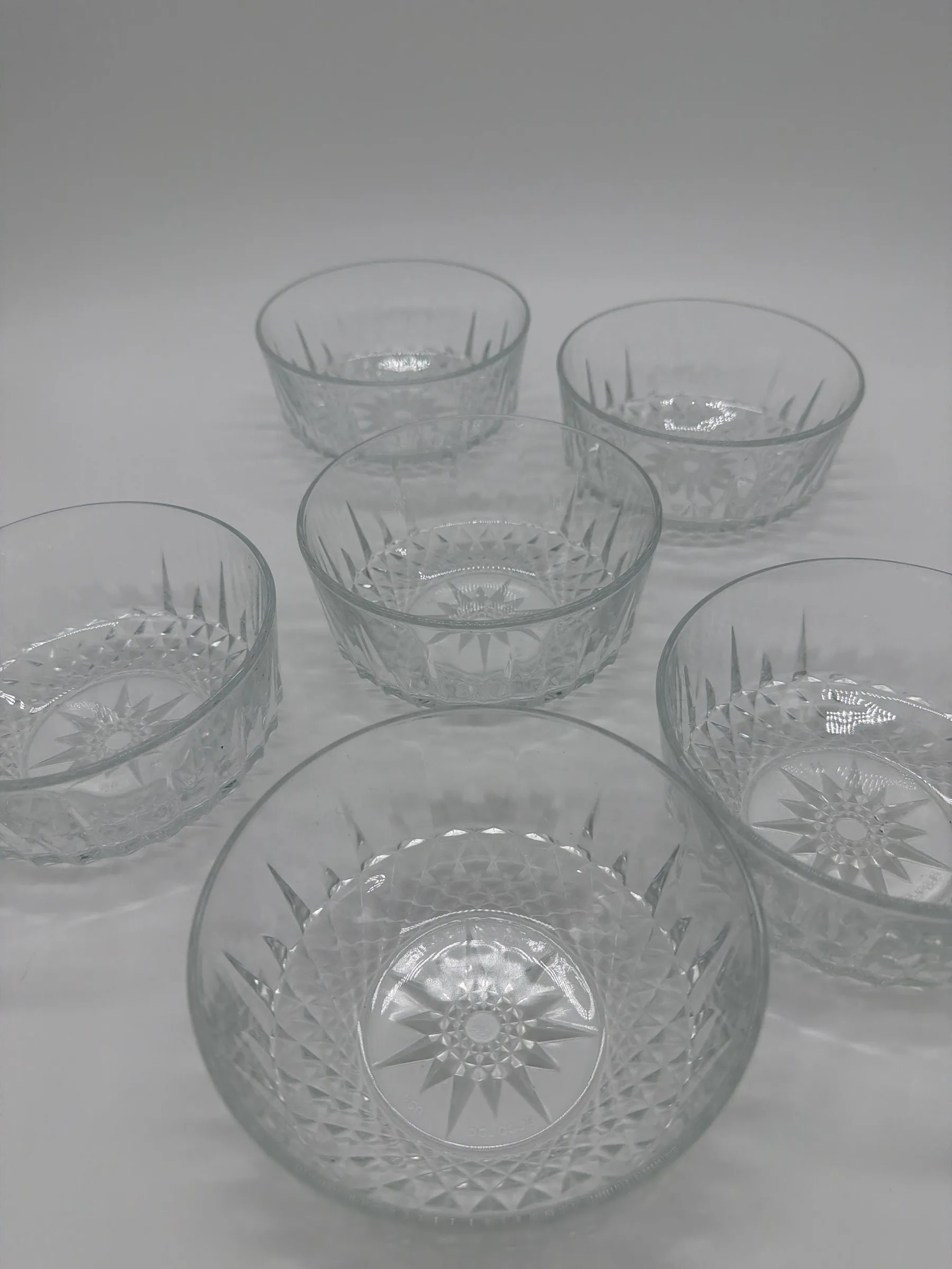 Set of 6 Vintage Clear Pressed Glass Dessert Bowls - Starburst Diamond Pattern